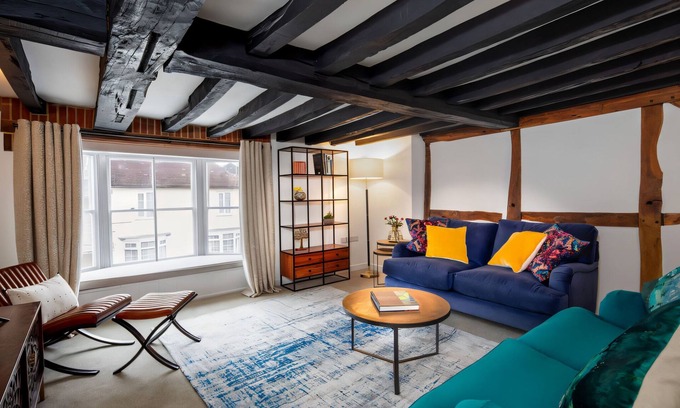 Petersfield Apartment | A 16th century Hideaway in Petersfield, South Downs Market Town