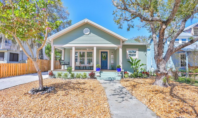 Historic District House | A Beautiful Bungalow in a Tropical Oasis!
