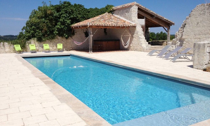 Puymirol House | A beautiful home with quality services, private pool and Spas