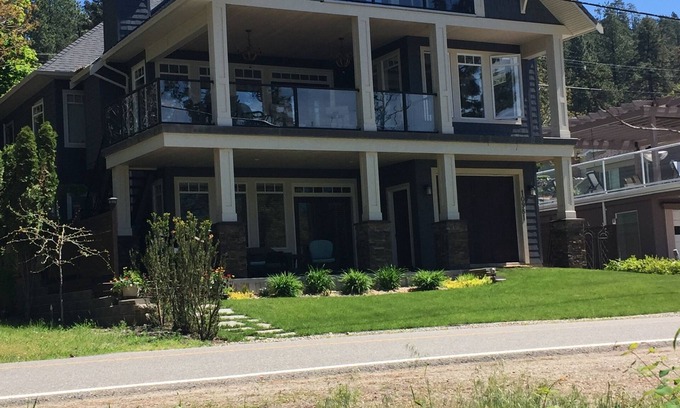 Central Okanagan House | A beautiful suite in the lakelands