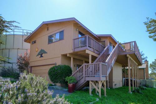 Lodge Hill House | A Beautiful Tree Top Panorama