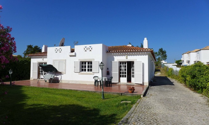 Fornos House | A bit of paradise close to Meco Beach