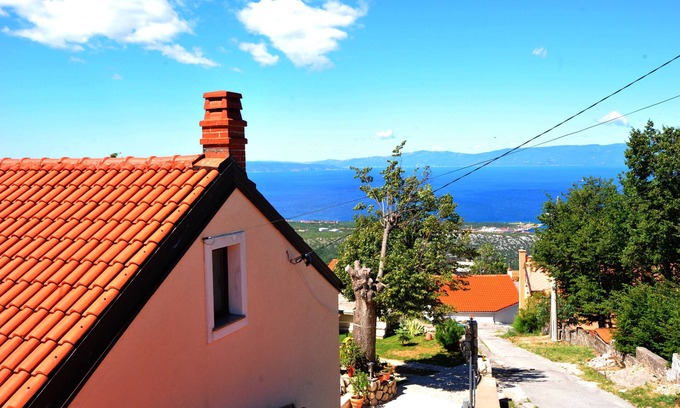 Bakar Apartment | A Cosy Loft Studio Apartment