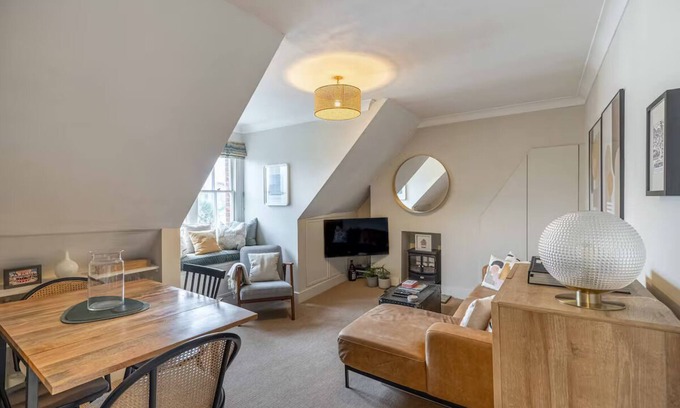 Streatham Hill Apartment | A charming one bedroom flat, fully furnished and set up up for a short term stay