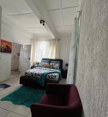 Greater Johannesburg Metropolitan Area Apartment | A Cheerful Furnished Bedroom Retreat