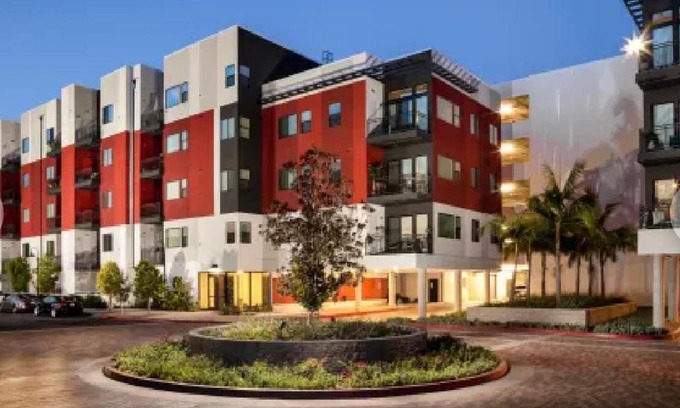 Warner Center Apartment | A-Class Luxury 2 Bedrooms Apt in Woodland Hills CA