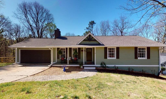 Gainesville House | A COOL CHANGE TOO - Home on Lake Lanier with a dock