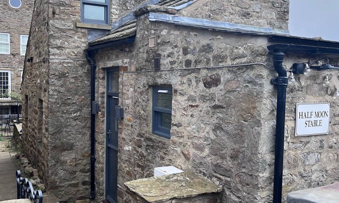 Reeth Cottage | A cosy, romantic, dog friendly holiday cottage for 2 people, WiFI & 3 pubs nearby