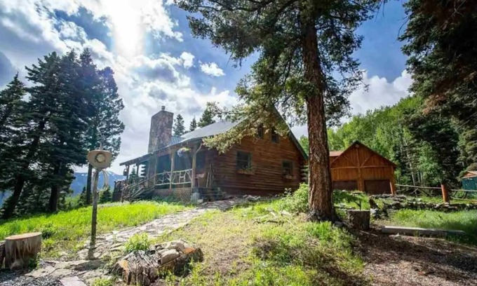 Ridgway Cabin | A cozy cabin located at 9,000ft. overlooking Ouray, CO.