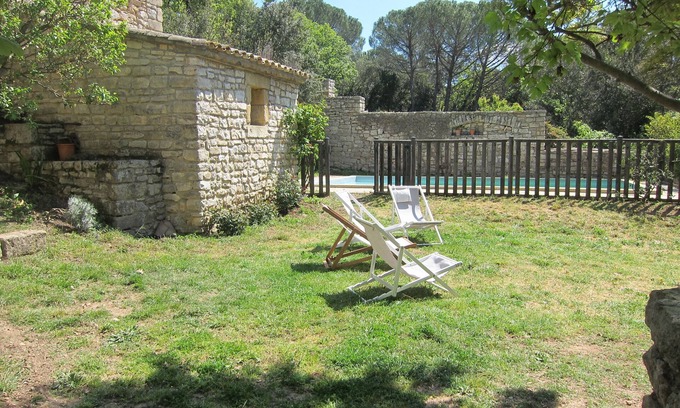 Salinelles Other | A farmhouse between ruins and scrubland