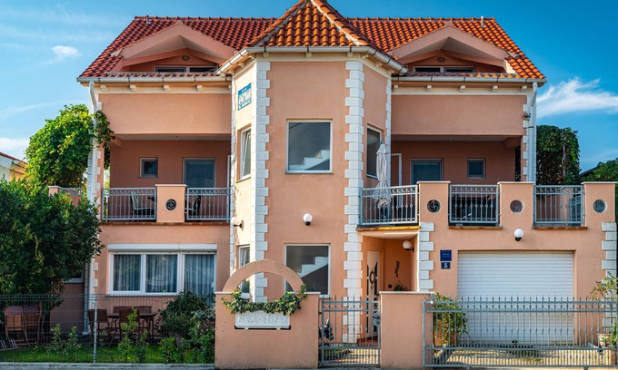 Nin Apartment | a few minutes from the gently sloping sandy beach, child-friendly, quiet, well-kept