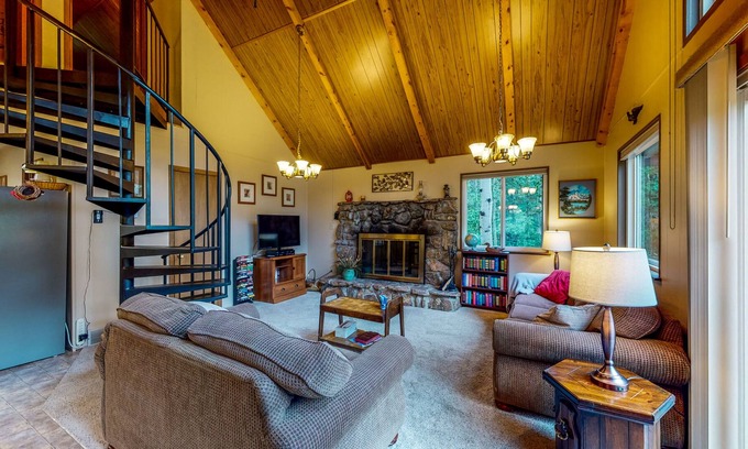 Bailey Cabin | A-Frame Cabin next to Stream on 3 Acres - Dogs OK