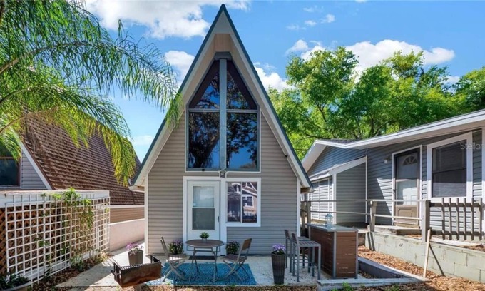 Vacation Village House | A-Frame Cottage w/Lake Access! Near Disney & NTC