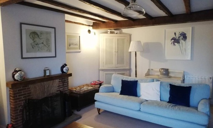 Tenterden Apartment | A great quirky listed in Tenterden high street property, for up-to 8 people