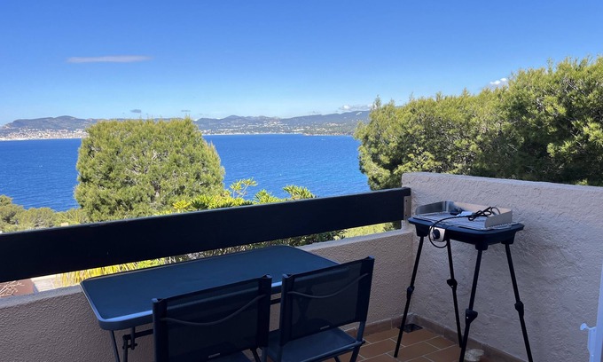 La Madrague Apartment | A haven of peace facing the sea St cyr sur mer, la Madrague