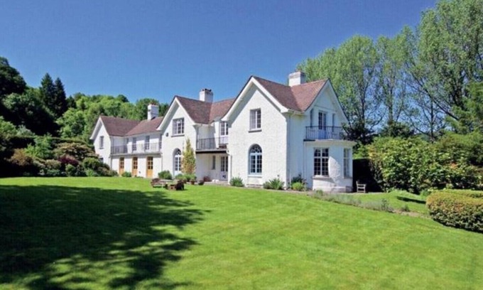 Builth Wells House | A Large Country House, perfect for friends & family gatherings.