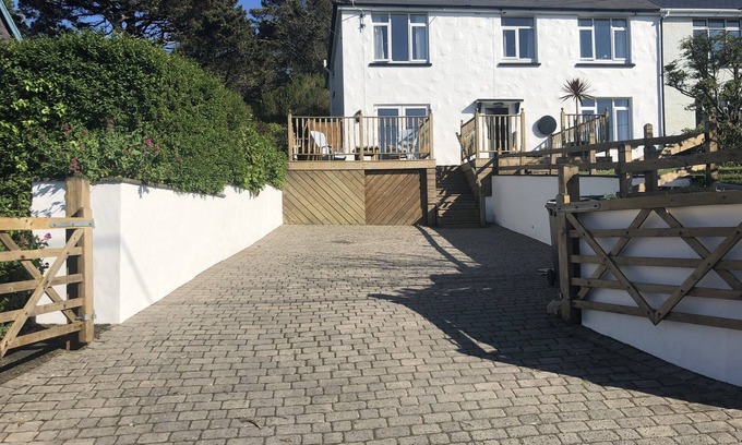 Mortehoe House | A large house, with sea views, situated in a small picturesque village.