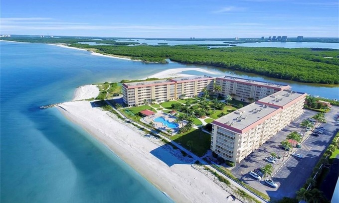 Bonita Springs Condo | A Little Slice of Paradise !