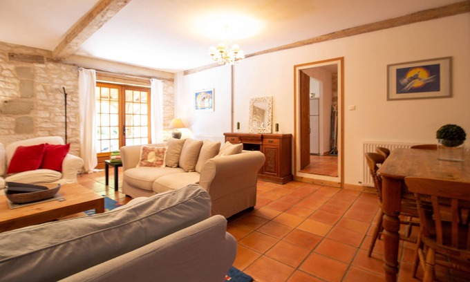 Douzains Cottage | A lovely stone built cottage with stunning pool