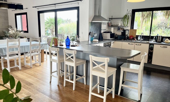 Lannilis House | A luminous wooden house in the Pays des Abers, close to sandy beaches.