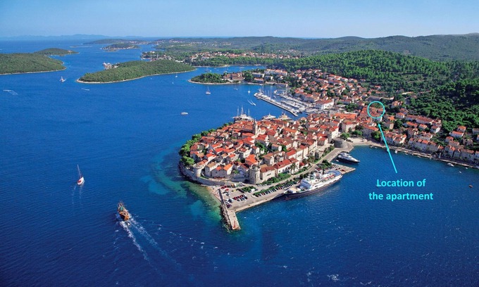 Cove Tri Zala (Zrnovo) Apartment | A - luxury apt in center, just 5min from beach