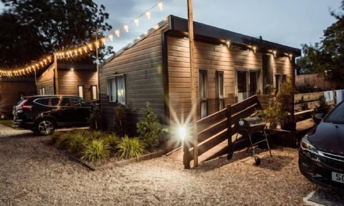 Barmston Cottage | A luxury lodge 2 that sleeps 6 guests in 2 bedrooms