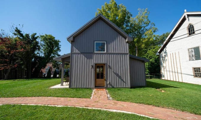 Kennett Square House | A newly built Tiny House in the center of Historic Kennett Square