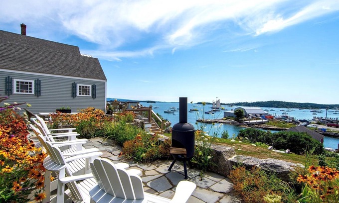 Stonington House | A+ on Harbor w/8 Kayaks, Deck, Patio, Beach, Walk To Town, Best Views