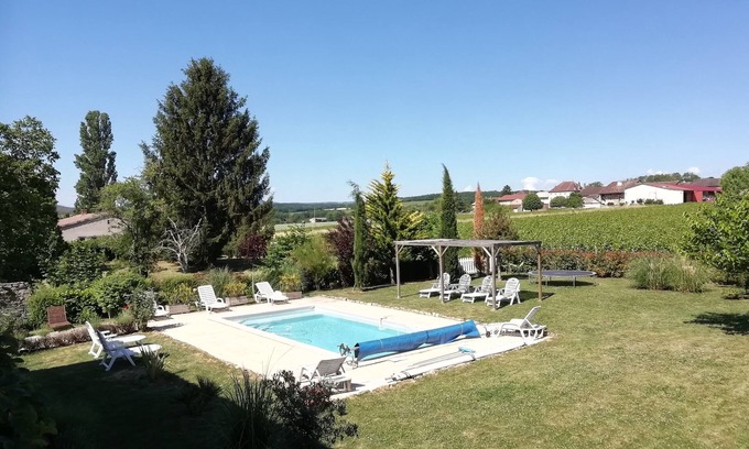 Uchizy House | A paradise in the middle of the Burgundy vineyards