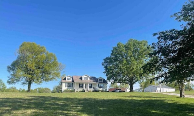 McEwen House | A peaceful retreat on 20 acres