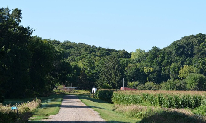 New Ulm House | A-Peeling Acres Orchard, relax on a small working orchard
