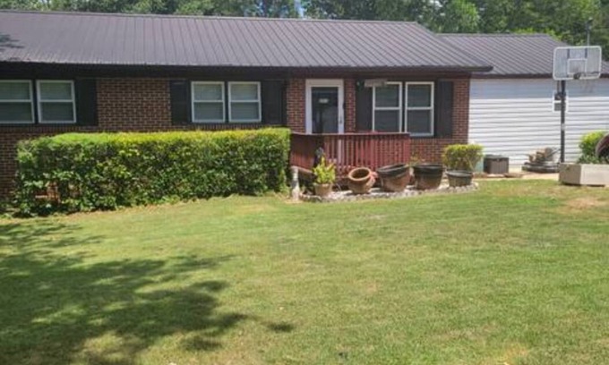 Athens House | A Place to Enjoy Before/After Game - Gameday Rental