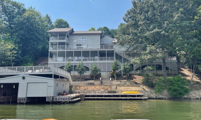 Lake Lure House | A Place To Share Good Times With Family And Friends