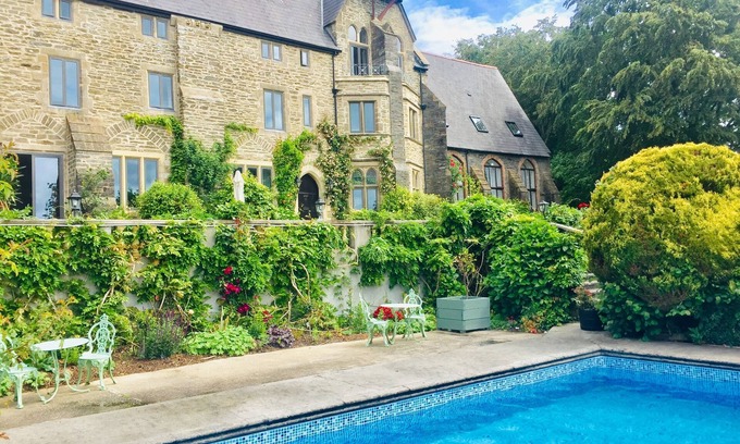 Lostwithiel Cottage | A pretty cottage all on the ground floor pet friendly