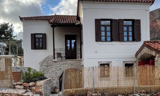 Leonidio Villa | A relaxing vacation home in Greece designed to bring family and friends together