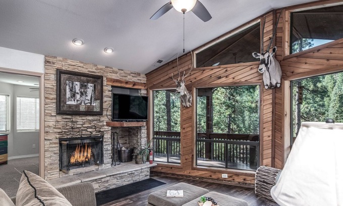Ruidoso Cabin | A River Runs Through It, 4 Bedroom, Hot Tub, AC, Wooded, 4 TVs, Pets Allowed