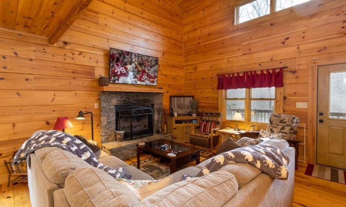 Todd House | A Rustic Hideaway