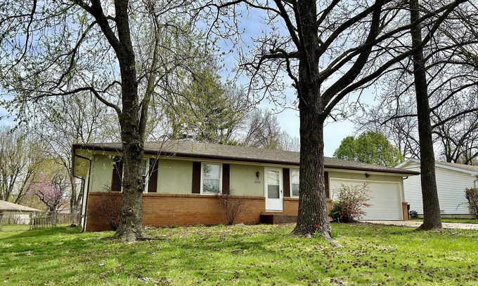 Springfield House | A Serene Sanctuary in the South! A Peaceful Home Close to Everything!