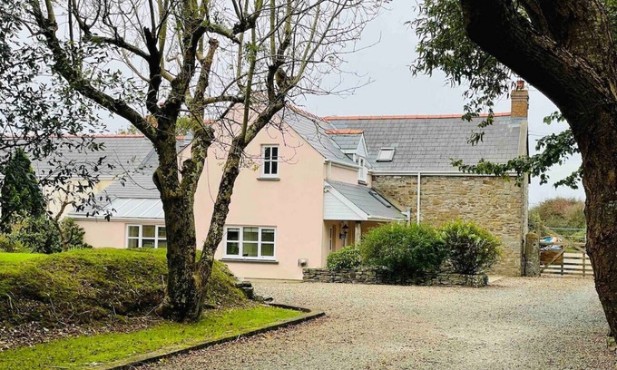 St Brides Cottage | A special country house near the sea