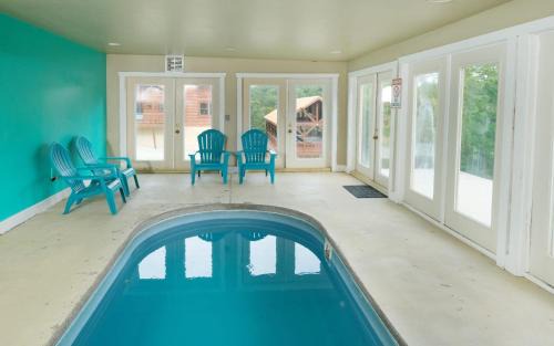 Caton Villa | A Splashtastic View