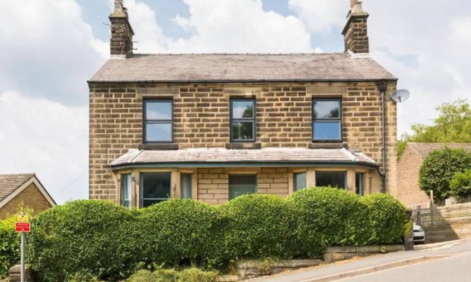 Matlock House | A stunning rustic period house full of period features with amazing views of Riber castle and the...