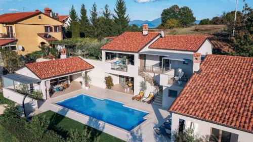 Lindar Villa | A stunning villa with a swimming pool in Lindar near Pazin