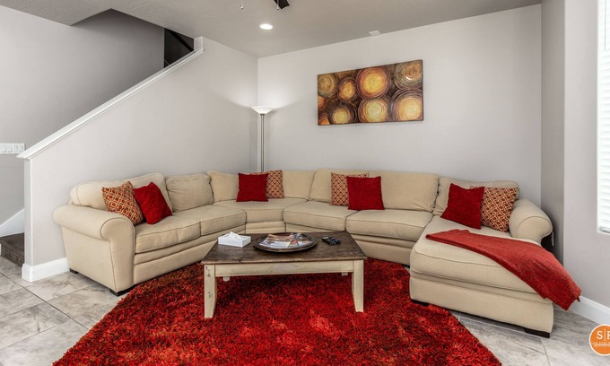 Washington Condo | A Sunny Escape by the Pool 1906 with Pool and Hot Tub