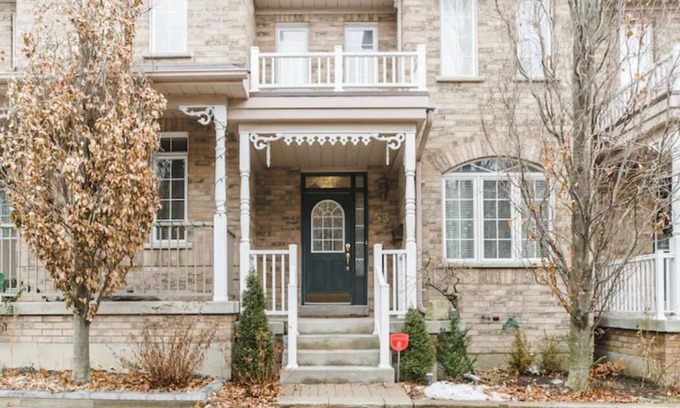 Markham House | A Super Clean and Comfortable Place
