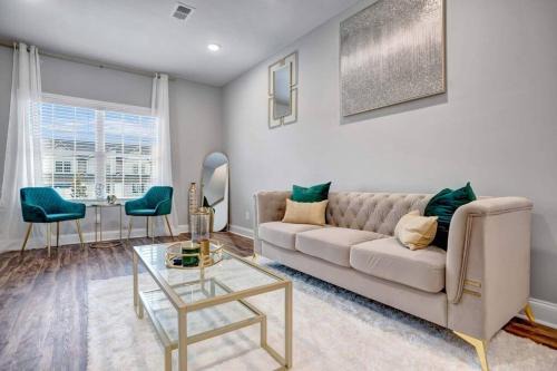 Clarksville Apartment | A Taste of Luxe *Upscale Condo*