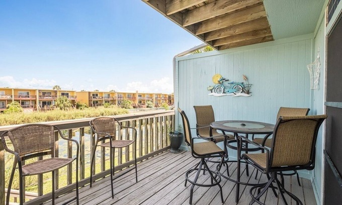 Pensacola Beach House | A two-minute walk to paradise! NEW LISTING- PET FRIENDLY!
