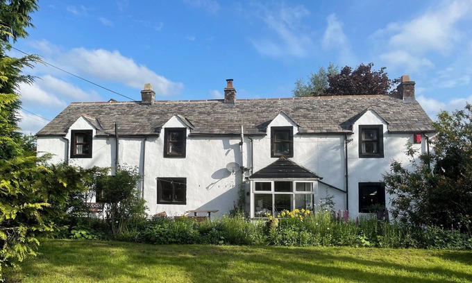 Penrith Other | A unique 1750's Lakeland Farmhouse in own grounds. 15 mins from Ullswater Lake