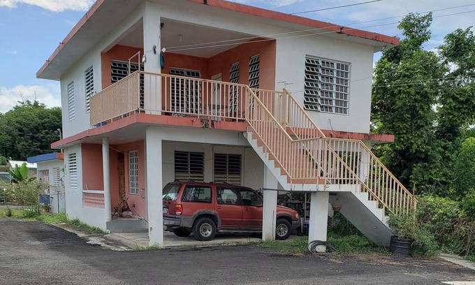 Guaniquilla House | A Whole house, 5 min. walking of the Aguada beatiful beach, nice location!