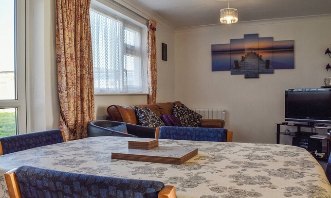 Kessingland Cottage | A wonderful chalet set in a great seaside location.