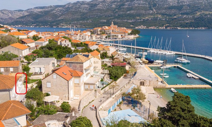 Cove Tri Zala (Zrnovo) Apartment | A2-apartment 50m from the beach with the sea view